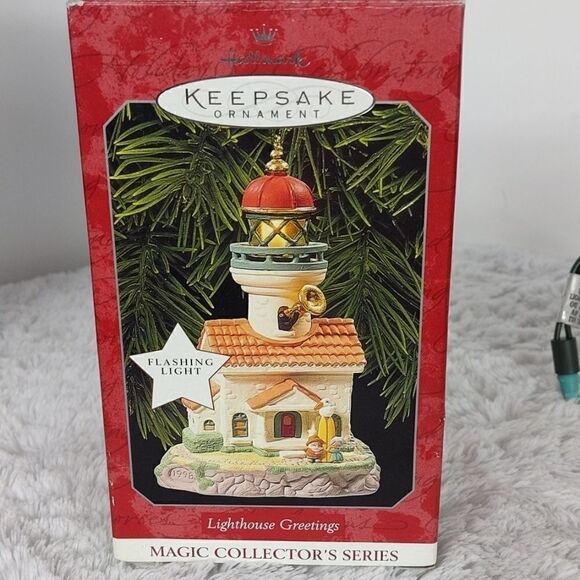 Vintage Hallmark FlashingLight Lighthouse Ornament - Picture 1 of 8